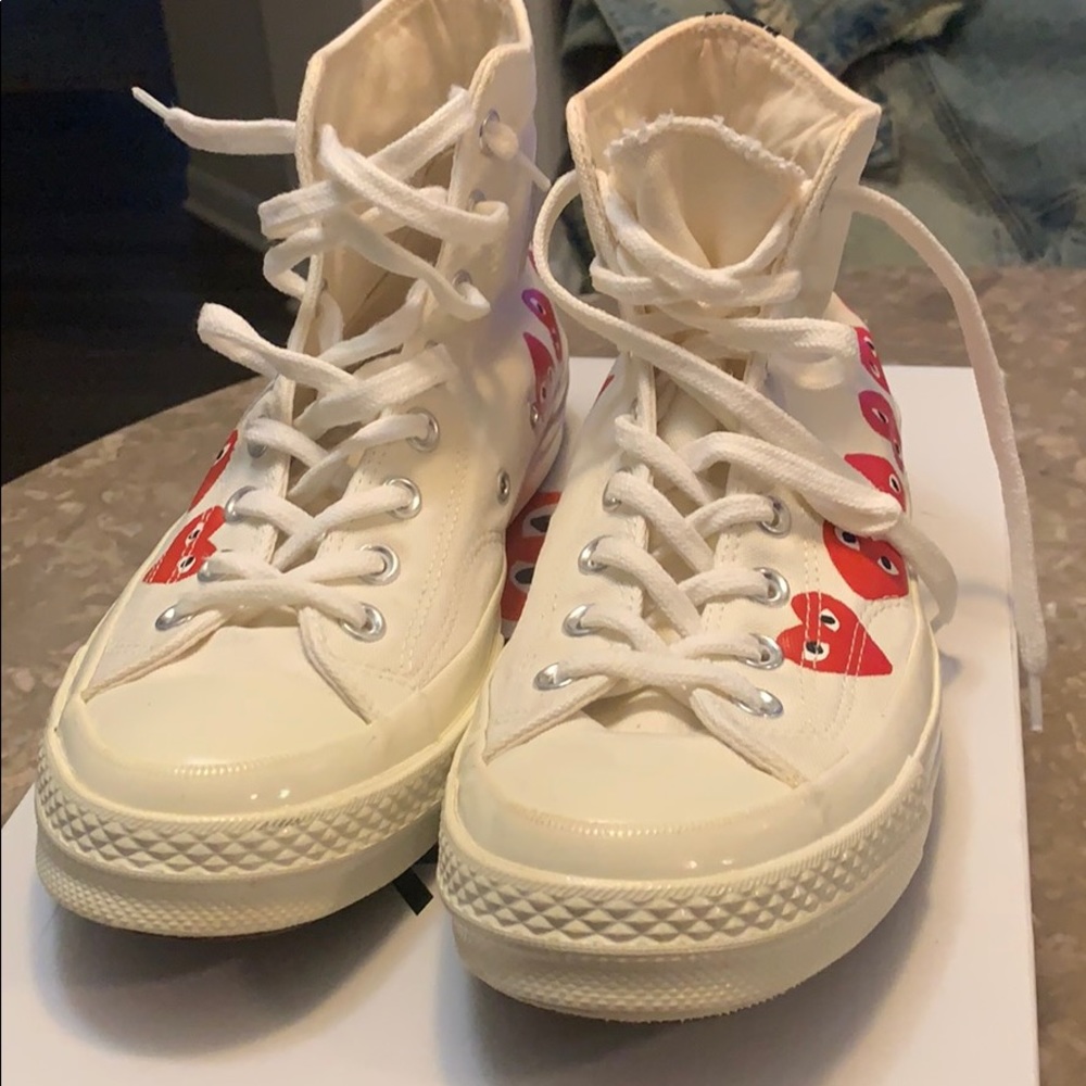 Come fed GARÇONS Converse play